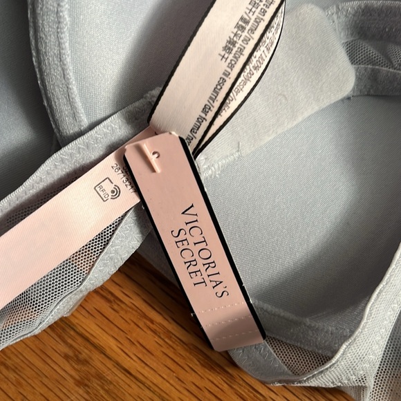 Victoria’s Secret gray stars and moon print push up bra  size 38C - Picture 8 of 12